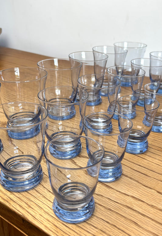 Dix-huit verres Eugénie